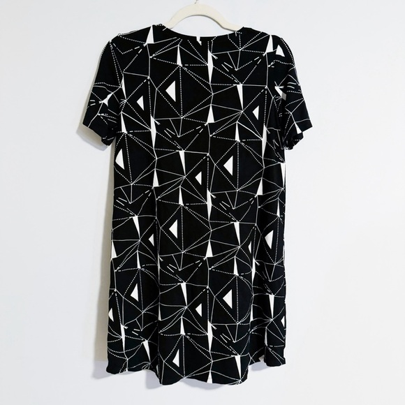 Ava Sky - Black and White Geometric Print Dress - Picture 4 of 4